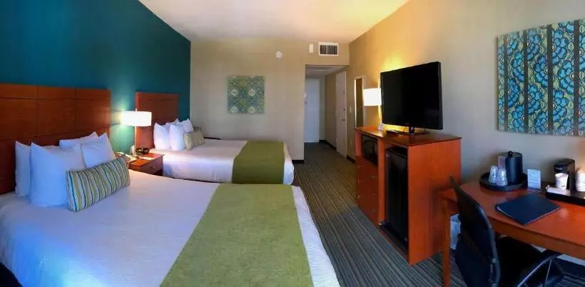 اتاق استاندارد چهارنفره با بالکن, Palm Tree Club Miami