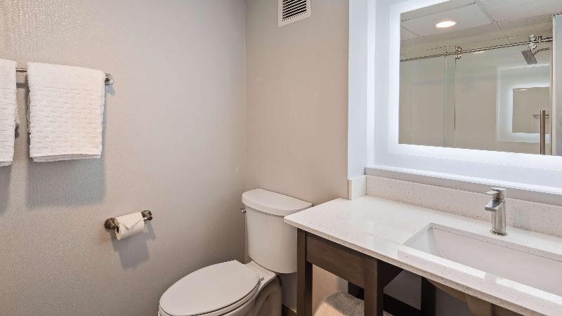 キングサイズベッドのスイートルーム, Best Western Plus Alexandria Fort Belvoir