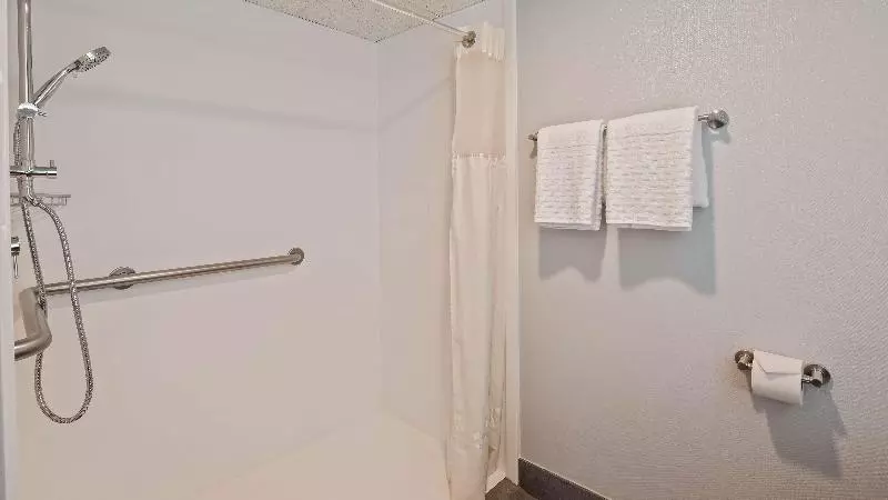身障者適用スタンダードルーム, Best Western Plus Alexandria Fort Belvoir
