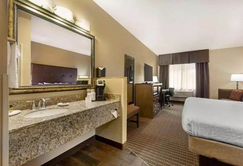 キングサイズベッドのスタンダードルーム, Best Western Plus Yakima