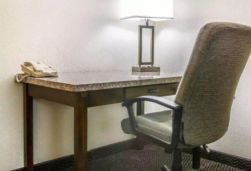 اتاق استاندارد, Clarion Inn I94 Near Expo Center