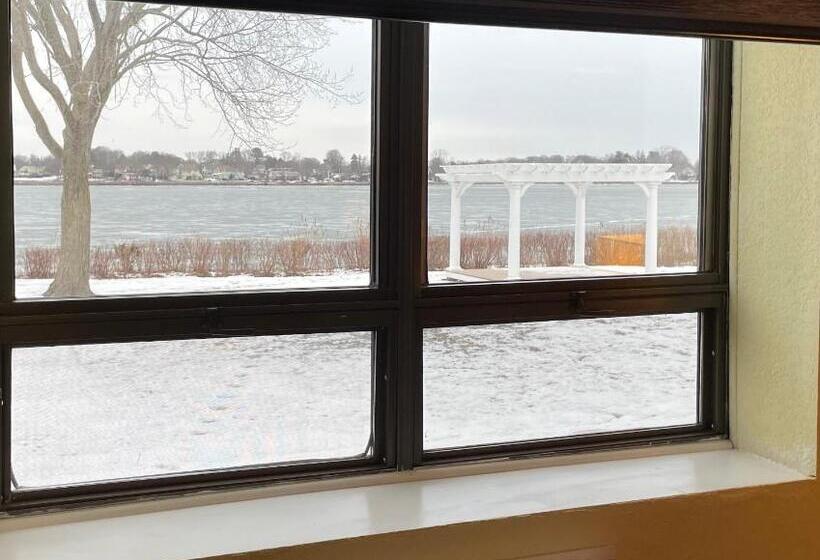 2ダブルベッドのスタンダードルーム, Lakeside Inn