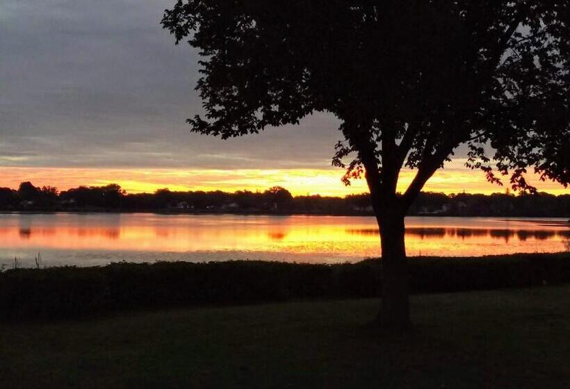 スタンダードルーム, Lakeside Inn