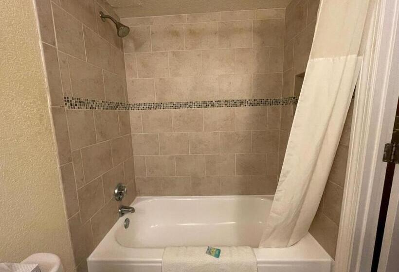 レイクビュースタンダードルーム, Lakeside Inn