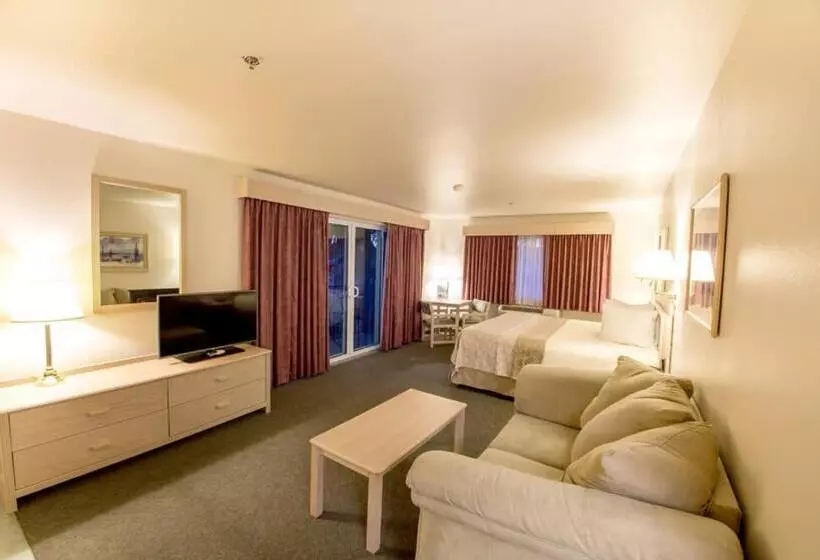 Deluxe Suite King Bed, North Shore Inn At Lake Mead