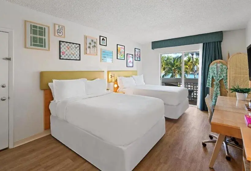 バルコニー付スタンダード4ベッドルーム, Palm Tree Club Miami
