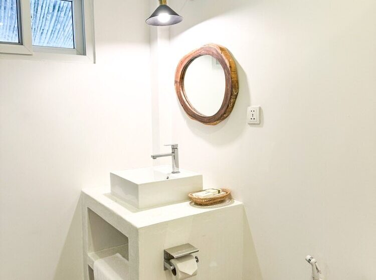 标准房带园景, One Beach Resort