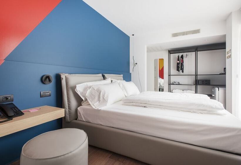 수피리어 룸, Hoody Active & Happiness