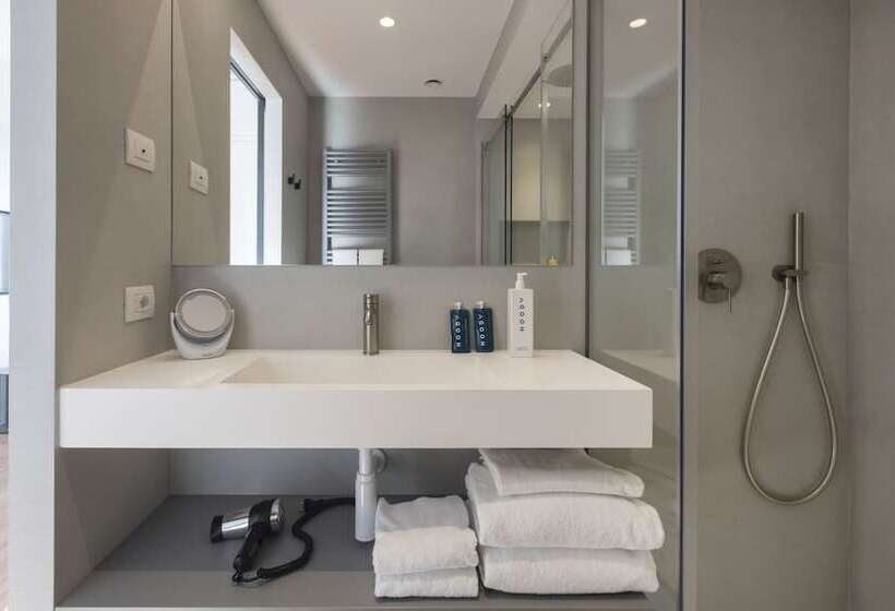 주니어 스위트, Hoody Active & Happiness