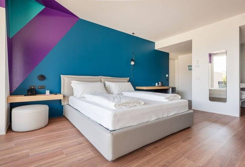 주니어 스위트, Hoody Active & Happiness