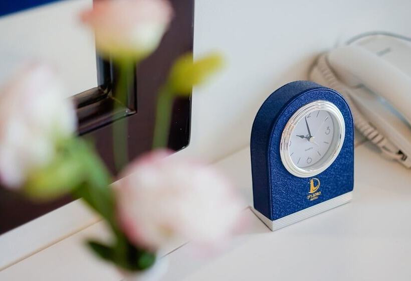 سوییت لوکس, D Lioro Hotel & Resort