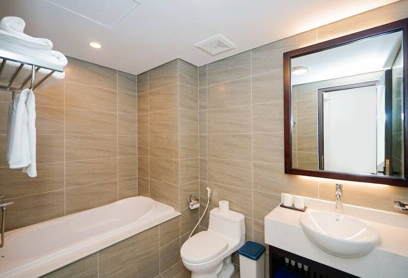 سوییت خانوادگی, D Lioro Hotel & Resort