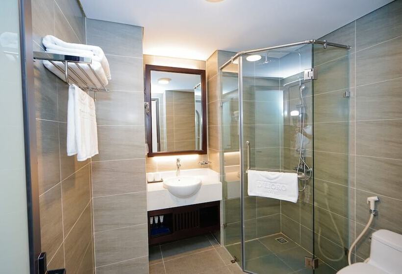 سوییت خانوادگی, D Lioro Hotel & Resort