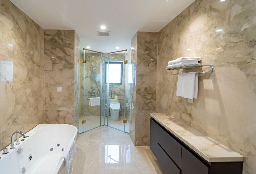 سوئیت پرزیدنت, D Lioro Hotel & Resort