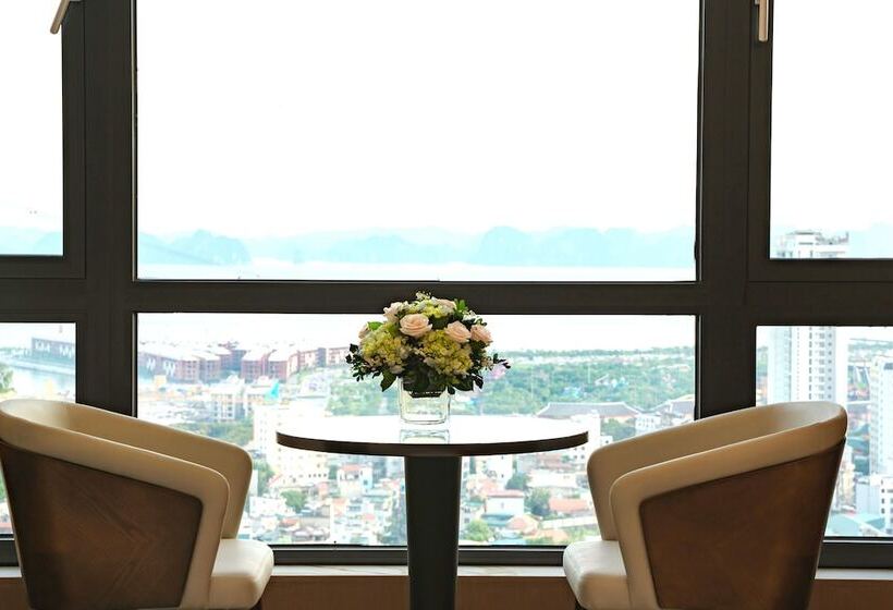 سوئیت پرزیدنت, D Lioro Hotel & Resort