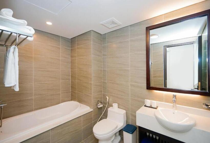 اتاق لوکس با بالکن, D Lioro Hotel & Resort