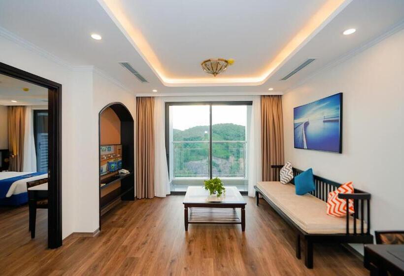 سوئیت با بالکن, D Lioro Hotel & Resort