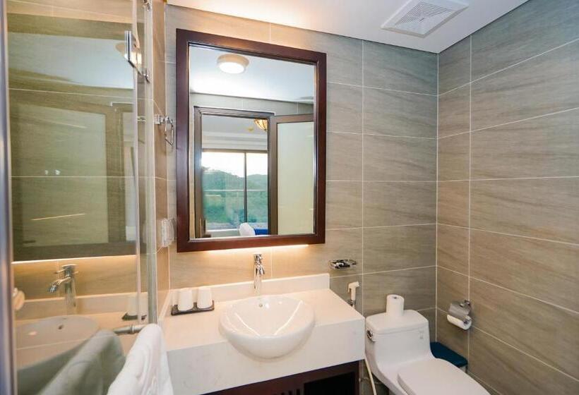 سوئیت با بالکن, D Lioro Hotel & Resort