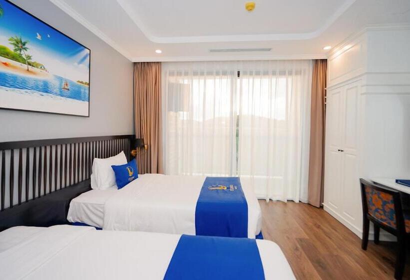 سوئیت با بالکن, D Lioro Hotel & Resort