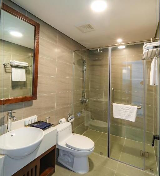 سوییت خانوادگی, D Lioro Hotel & Resort