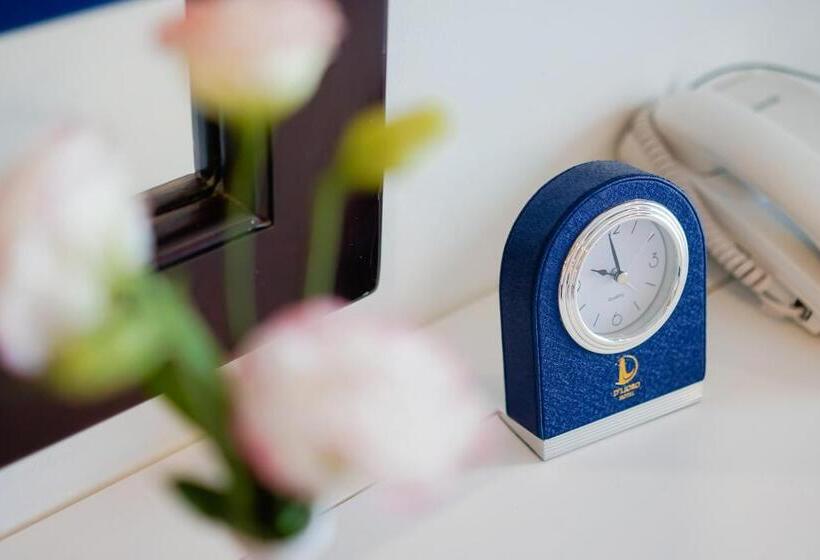 سوییت خانوادگی, D Lioro Hotel & Resort