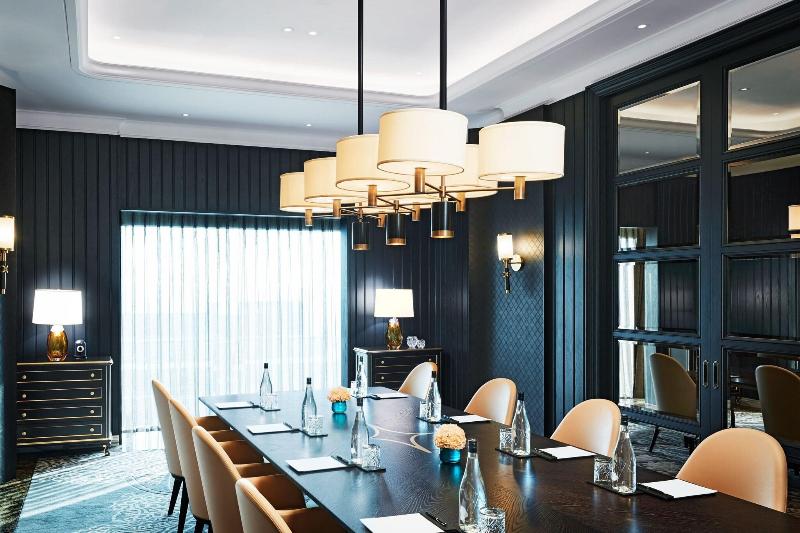 带双人大床的行政管理套房, The Ritzcarlton, Pune