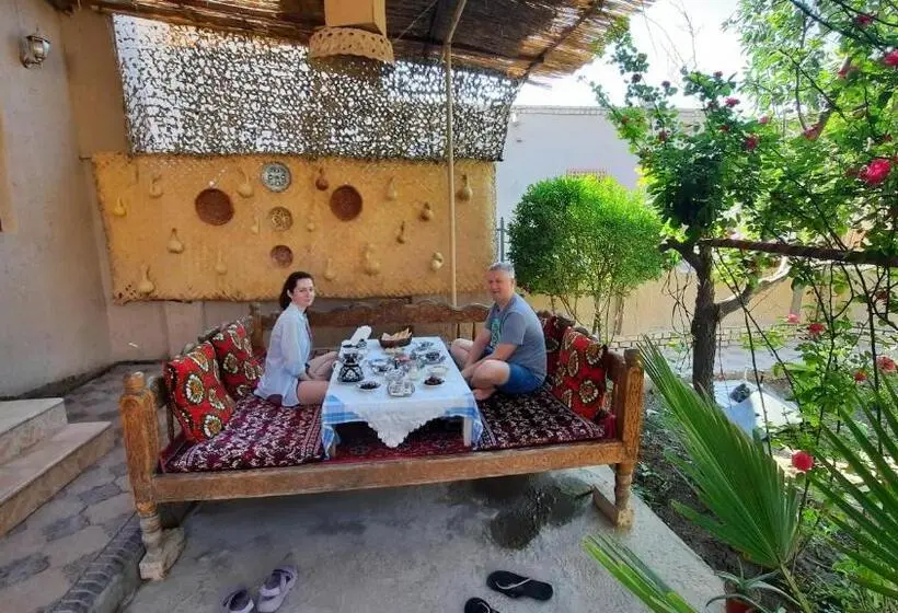 اتاق استاندارد سه نفره, Guest House Khiva Boyjon Ota