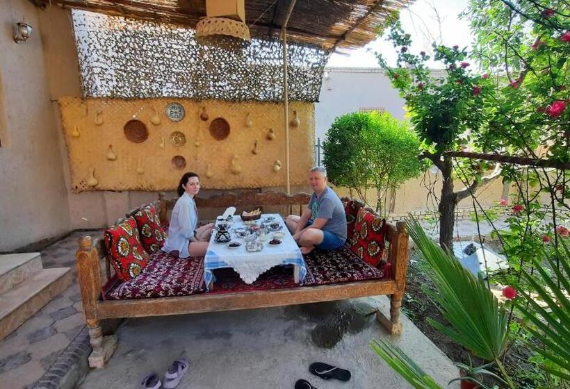 ガーデンビューデラックスルーム, Guest House Khiva Boyjon Ota