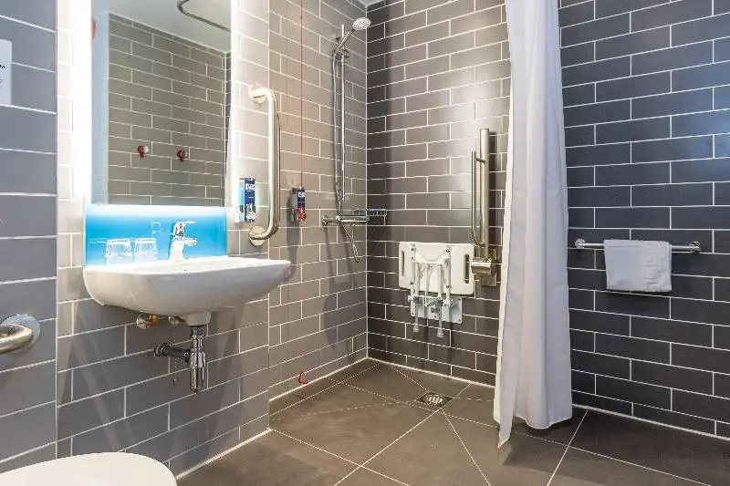 身障者適用スタンダードルーム, Holiday Inn Express   Bodmin   Victoria Junction, An Ihg