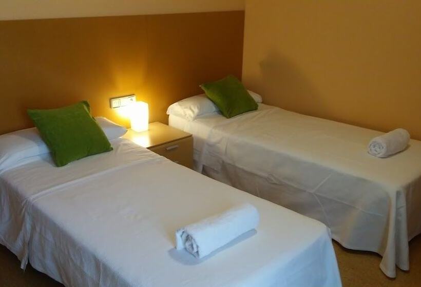 غرفة قياسية, Costalaz Plaza