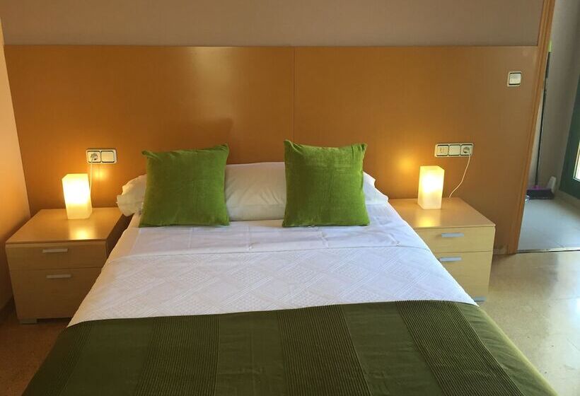 غرفة قياسية, Costalaz Plaza