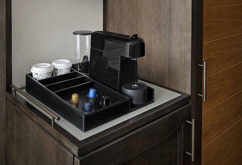 غرفه قياسيه سريرين مزدوجين, The Ben, Autograph Collection