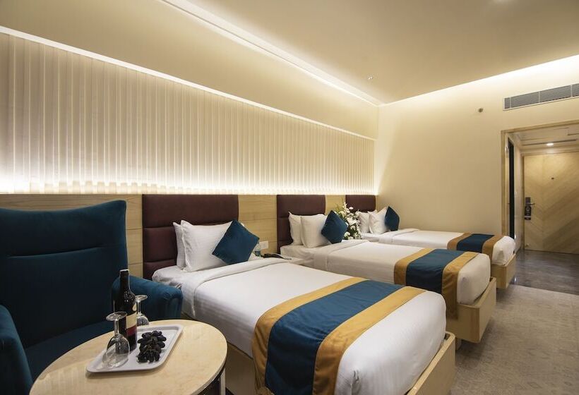 이그제큐티브 트리플, Ziona Luxurious