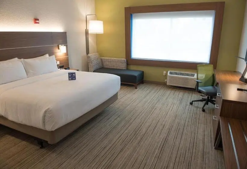 身障者適用キングサイズベッドルーム, Holiday Inn Express & Suites   Warsaw   E Center, An Ihg