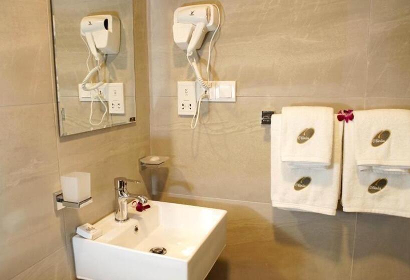 デラックスルーム, Olinia Airport