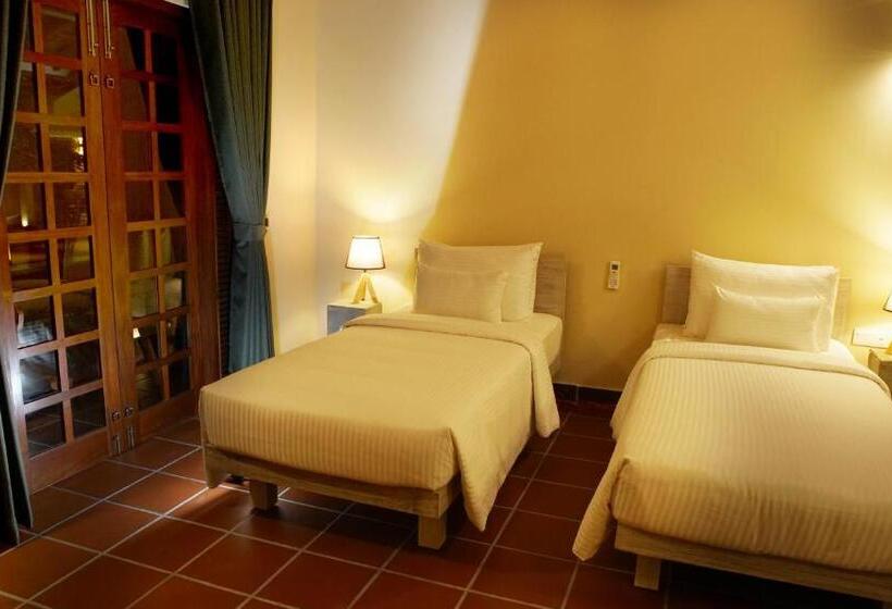 デラックスルーム, Olinia Airport