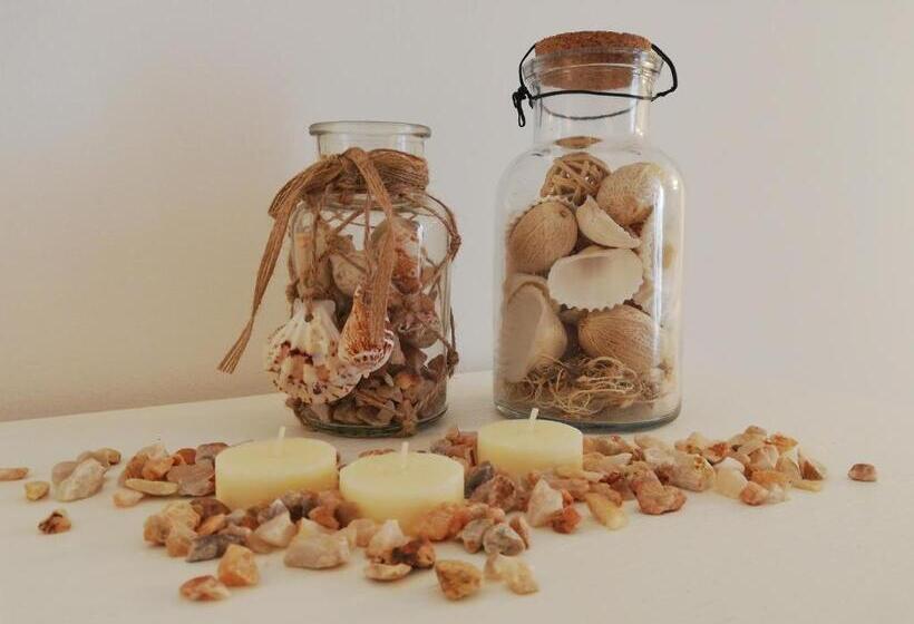 غرفة قياسية مزوَّدة بشُرفة, Kaloneiro Guest House