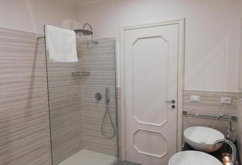 غرفة قياسية مزوَّدة بشُرفة, Kaloneiro Guest House