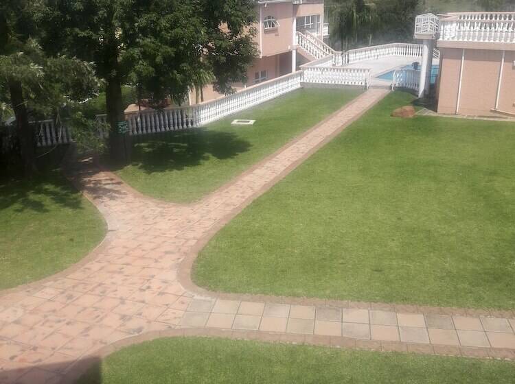 اتاق استاندارد, Ekupholeni Garden Villas