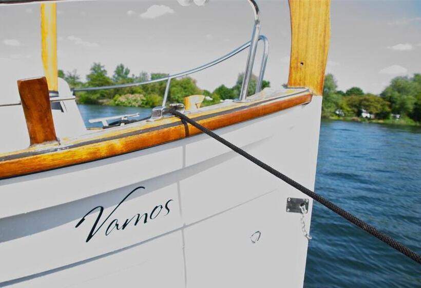 استودیوی لوکس, B&b Boutique Hotel N10