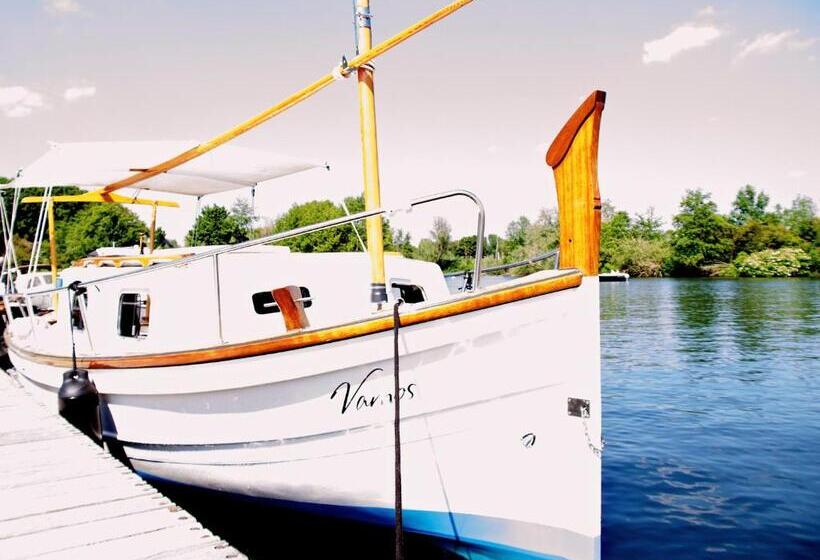 استودیوی لوکس, B&b Boutique Hotel N10