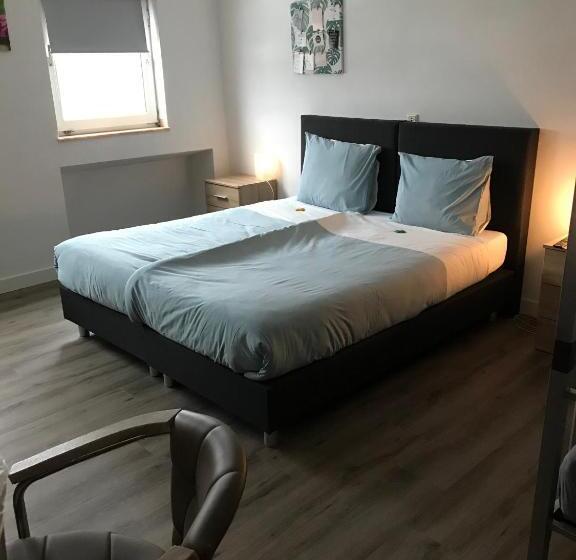 家庭间, Gretel Von Birne