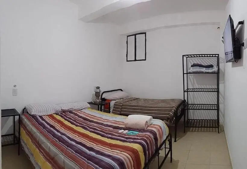Standard Kolmen Hengen Huone, Hostal Los Faroles Chicoana