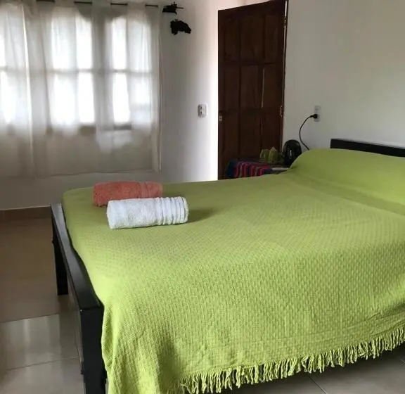 Standard Kolmen Hengen Huone, Hostal Los Faroles Chicoana