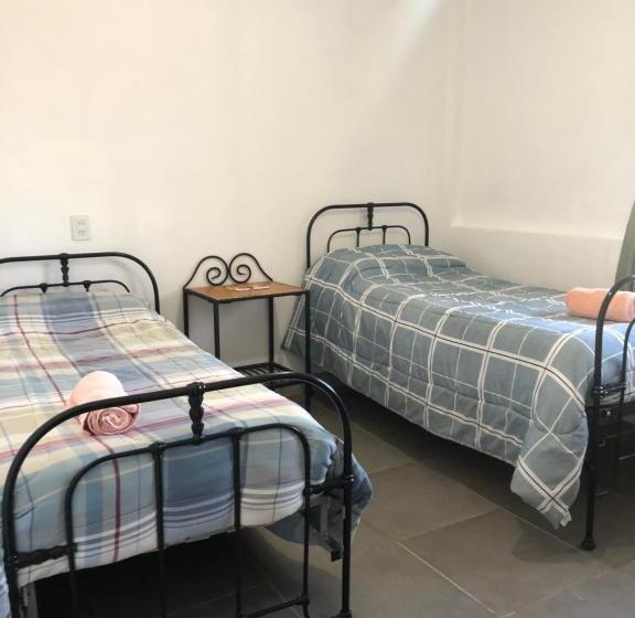 غرفة إقتصادية, Hostal Los Faroles Chicoana