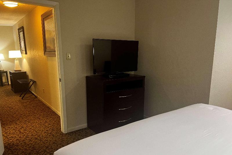 Chambre Standard Lit King Size, Baymont By Wyndham Houston/westchase