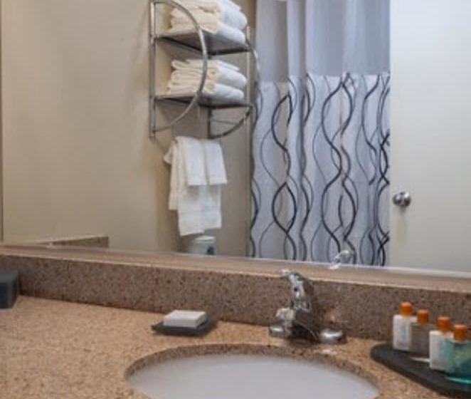 스위트, The Breakers Hotel & Suites