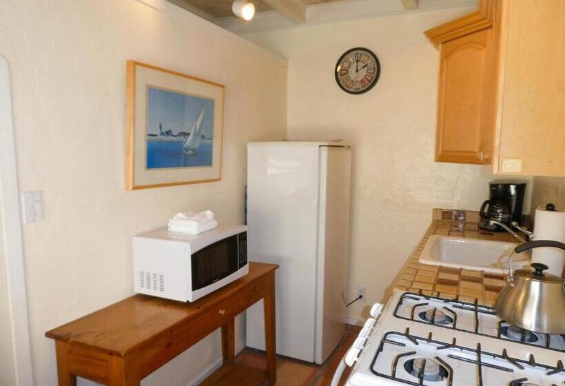 ２ベッドルームハウス, Briarwood Inn