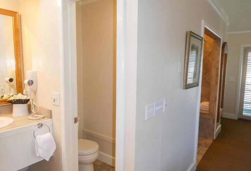 Номер Deluxe, Briarwood Inn