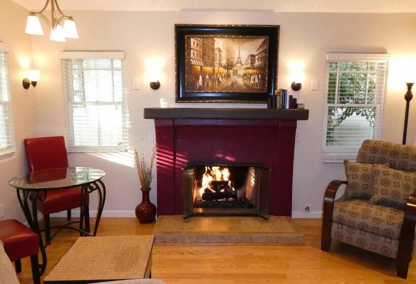 １ベッドルームハウス, Briarwood Inn